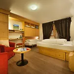 Hotel Meeting 4*